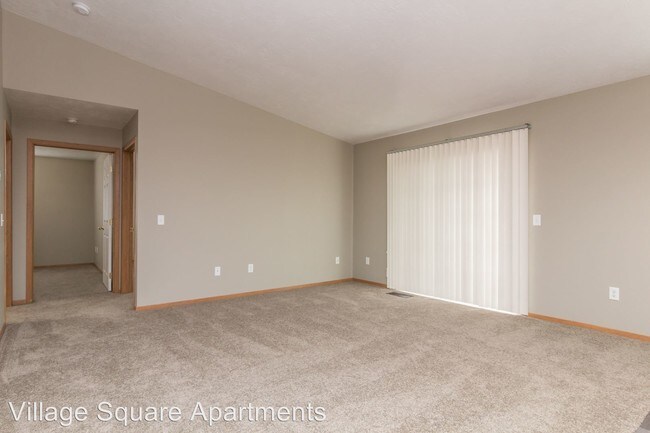 Building Photo - 1915 S Village Square Cir