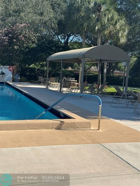 Building Photo - 3499 Oaks Way