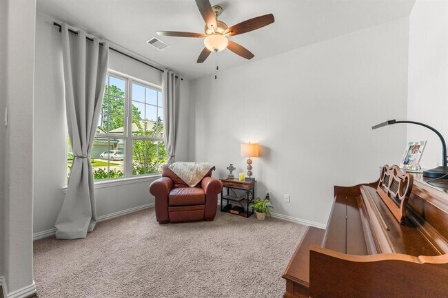 Building Photo - 819 Spruce Pine Dr
