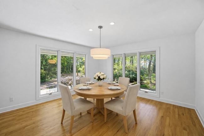 Building Photo - 709 Orchard Ln