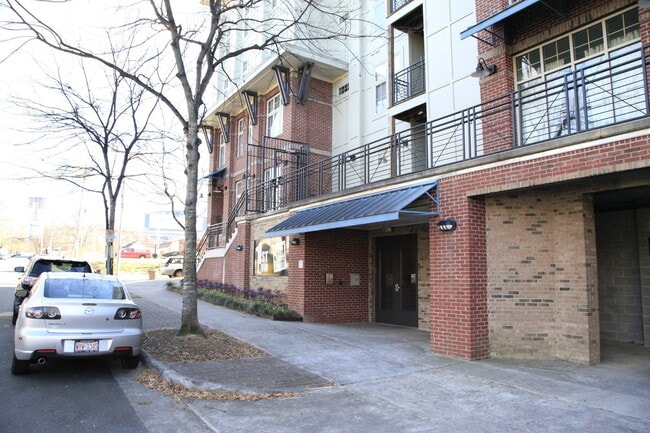 Building Photo - 1101 W 1st St