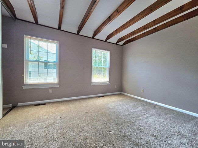 Building Photo - 8561 Southlawn Ct