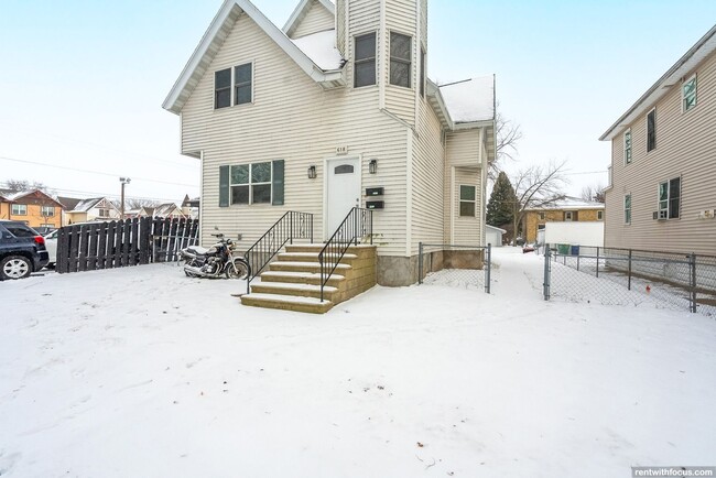 Building Photo - 618 N Ashland Ave