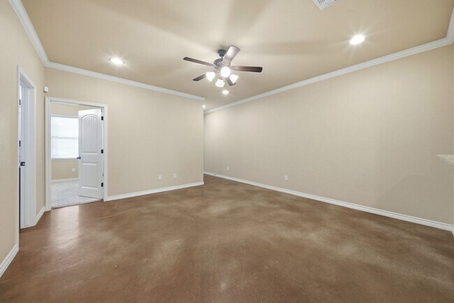 Building Photo - 312 Newcomb Ln