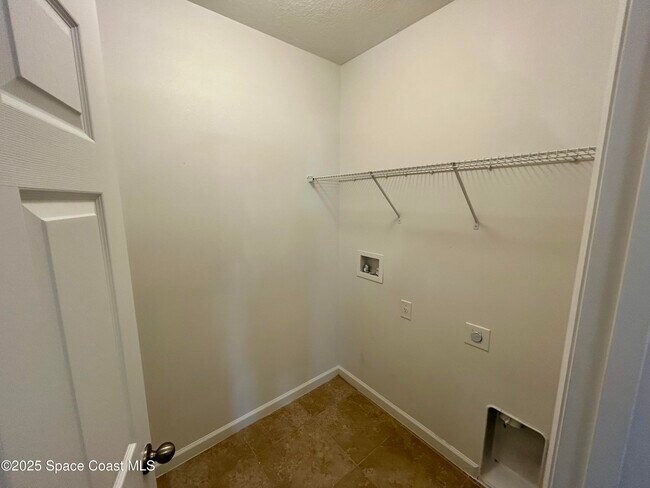 Building Photo - 134 Lure Ct SW
