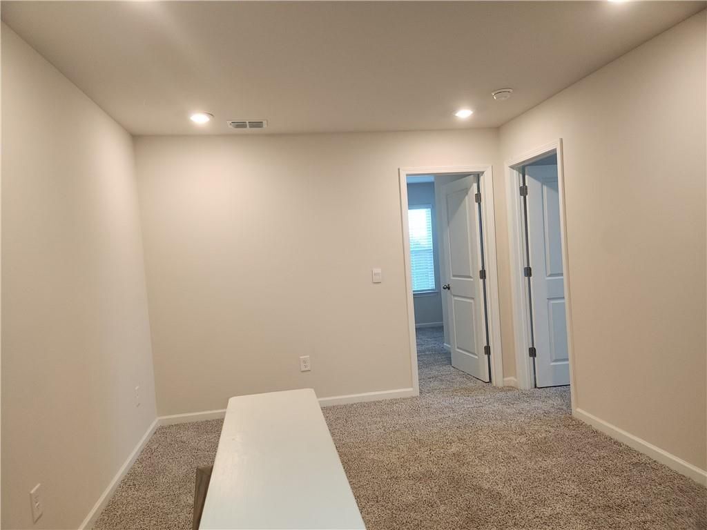 Building Photo - 65 Cedar Ln