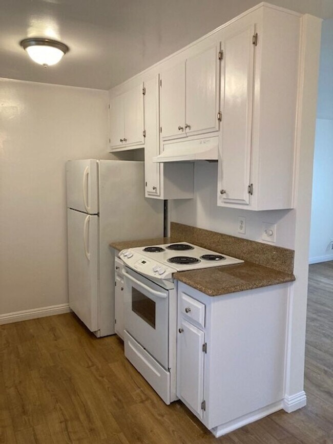 Building Photo - 3024