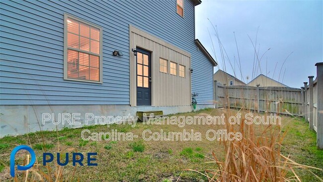 Building Photo - 995 Yarrow Ln