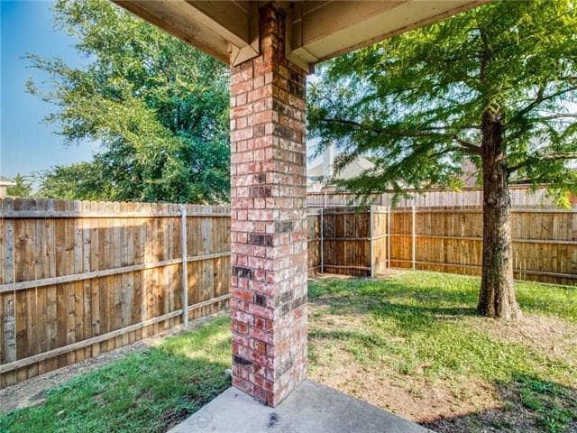 Building Photo - 7072 Chinquapin Dr