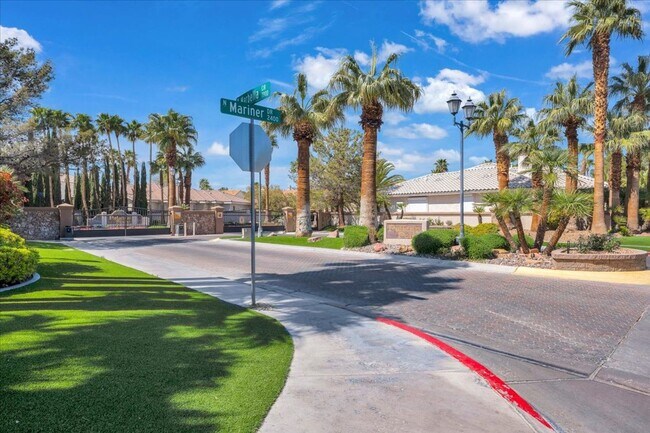 Building Photo - Beautiful Summerlin home in a gated community.
