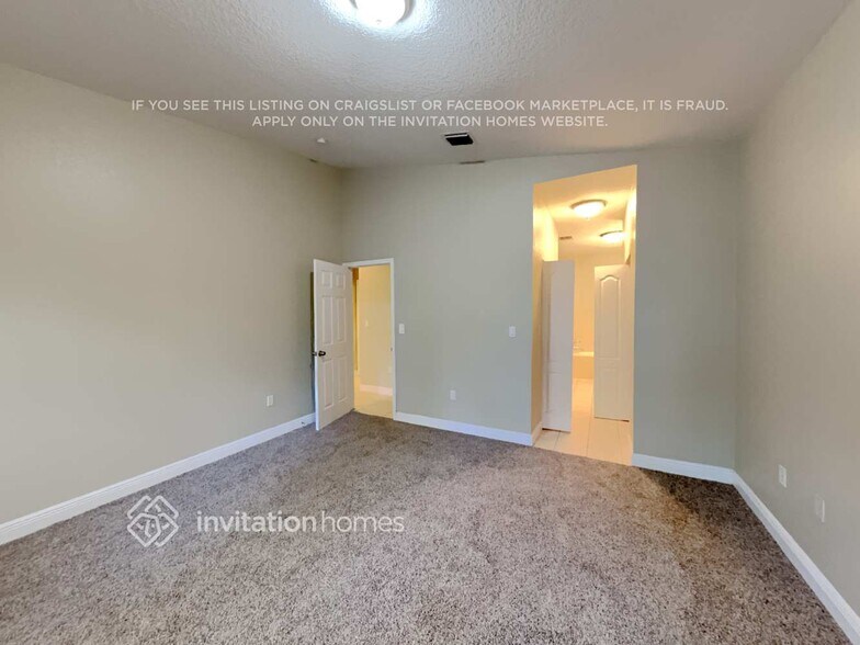 Building Photo - 1445 SW 11th Pl