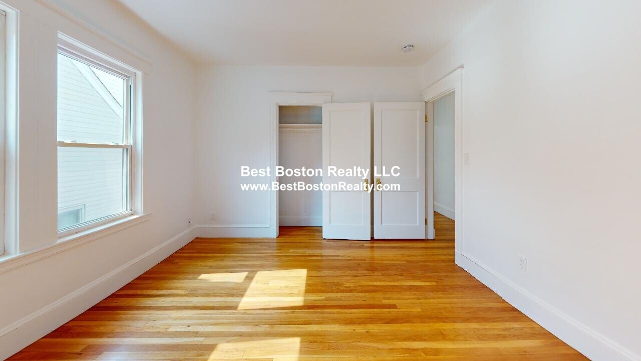 Building Photo - 58 Wilbur St