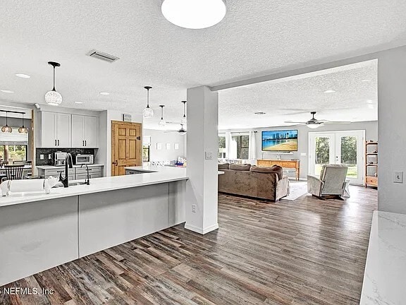 Building Photo - 120 Wippletree Ct