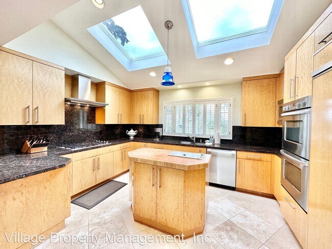 Building Photo - 3 br, 2.5 bath House - 4267 Sleeping India...