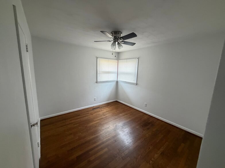 Building Photo - 105 bailey road