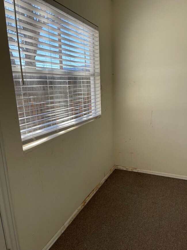 Building Photo - 1118 Macon Ave