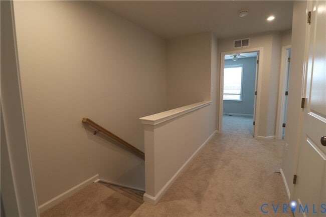 Building Photo - 419 Burden Dr