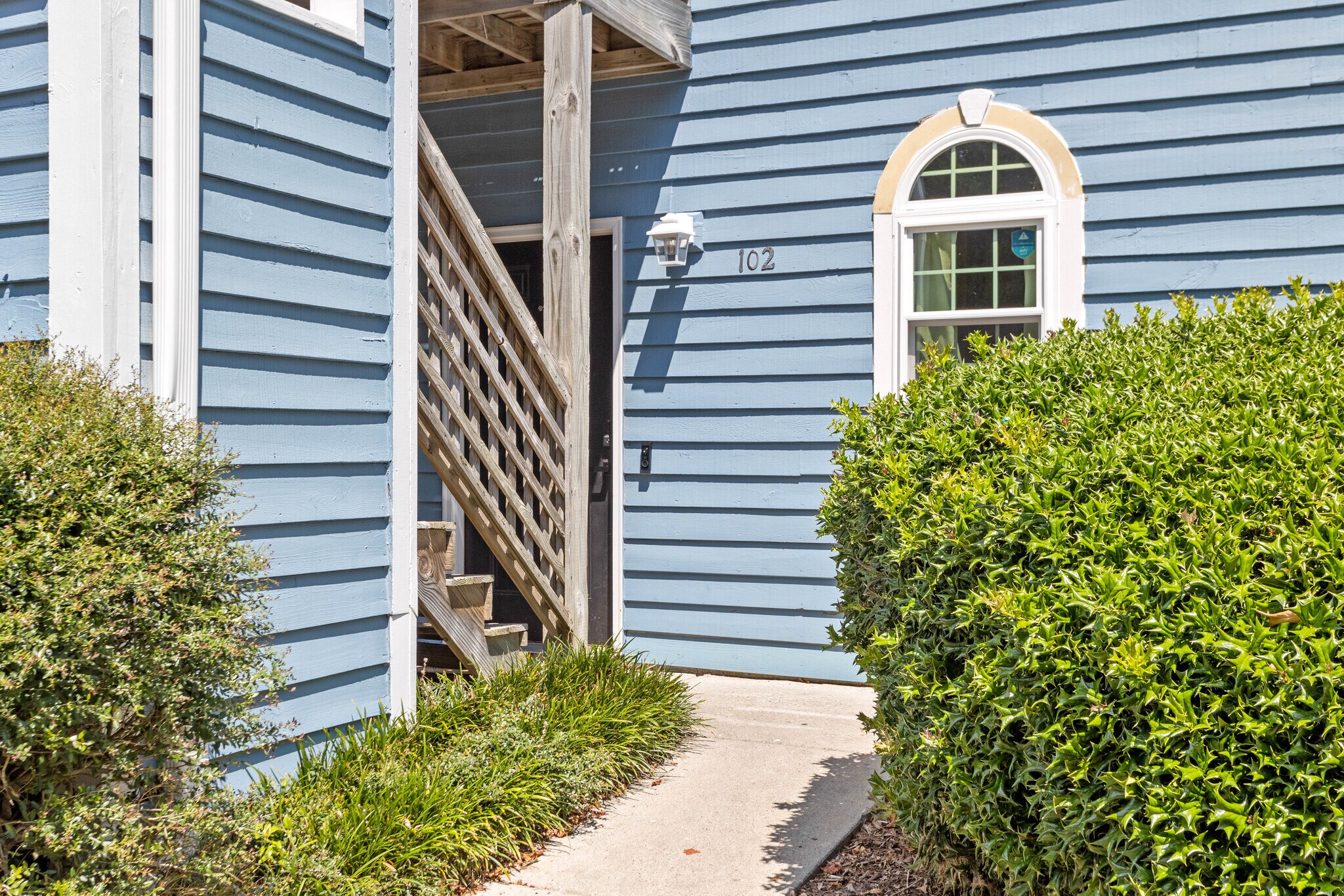 Exterior, 36" wide door, ground level - 4220 Wilshire Blvd