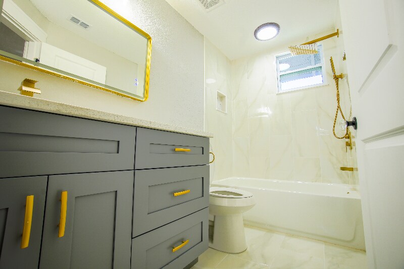 Building Photo - 2900 1st Ave S