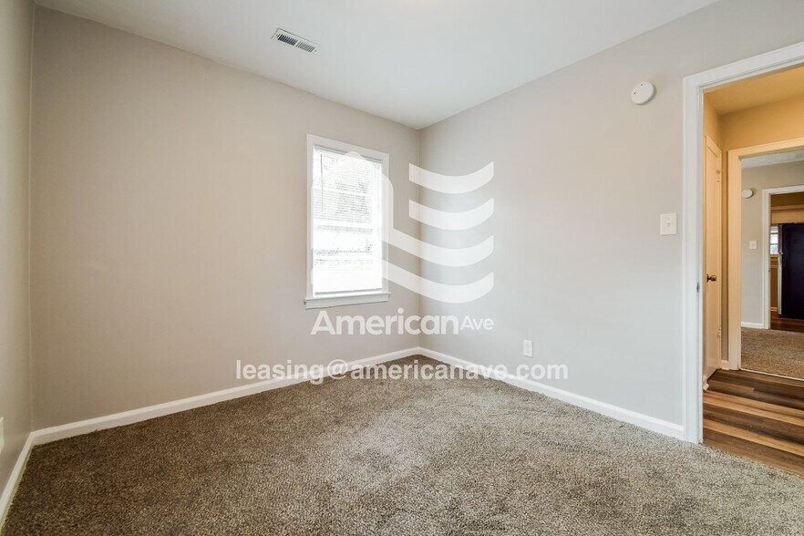 Building Photo - 827 33rd Ave