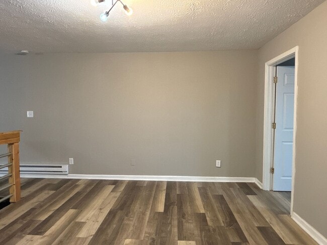 Building Photo - 1338 Barth Ave