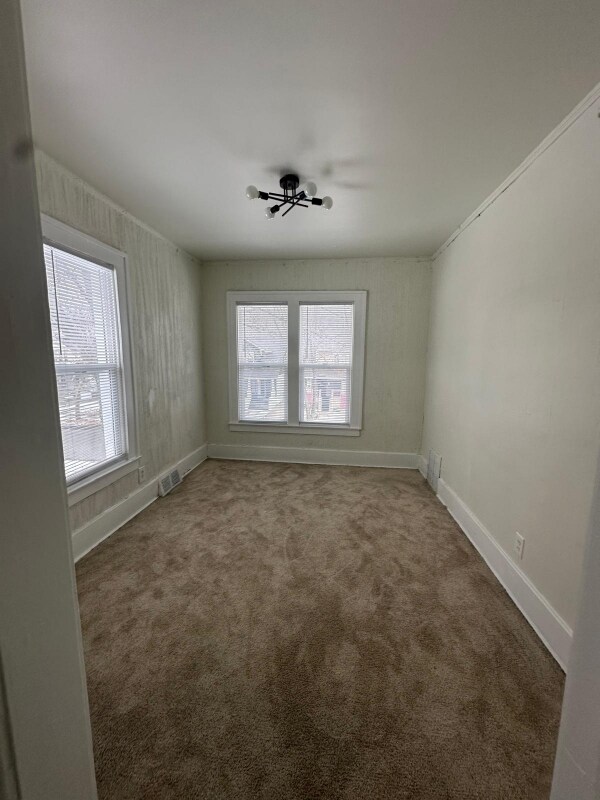 Building Photo - 809 Algonquin St