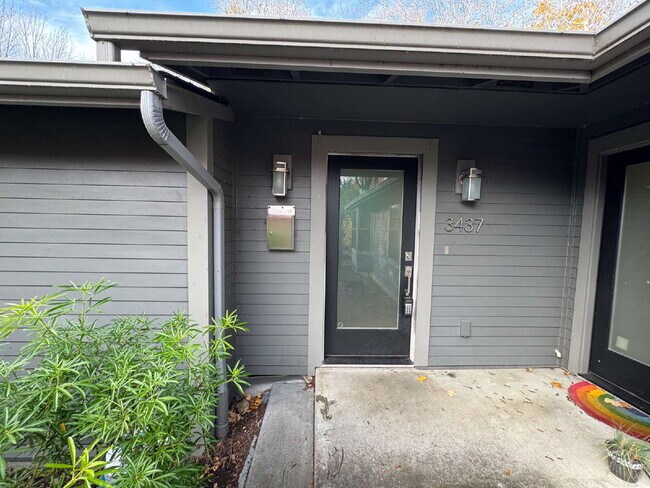 Primary Photo - Beautiful 2-bedroom in SE Portland Sunnyside Neighborhood, Near Laurelhurst Park