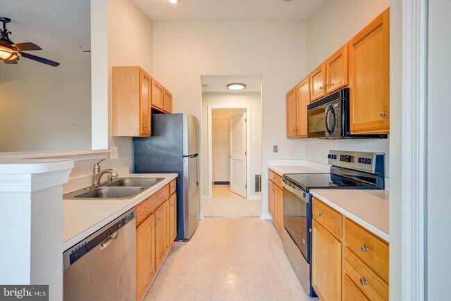 Building Photo - 4933 Riders Ct