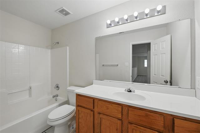Building Photo - 5113 Raymond Dr