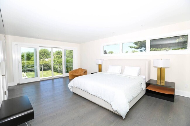 Building Photo - 117 Erica's Ln