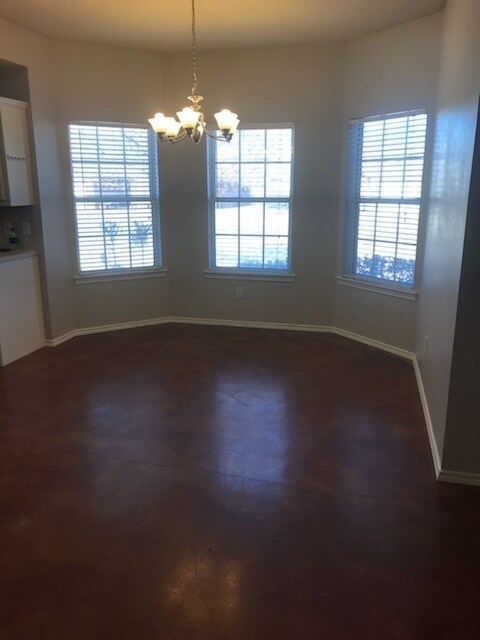 Building Photo - Comfortable & Convenient Living