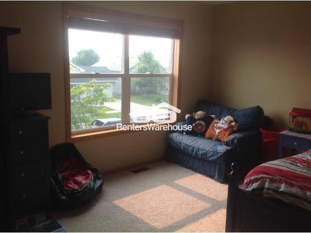 Building Photo - 623 Bunker Dr