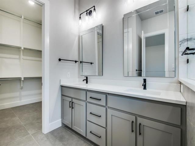 Building Photo - 119 W Park Dr