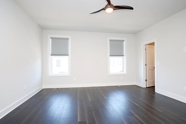 Building Photo - Spacious Brookhill Commons Townhouse (Appl...