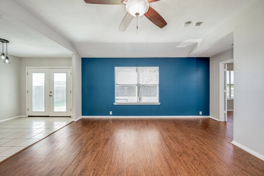 Building Photo - 4313 Sonoma Dr