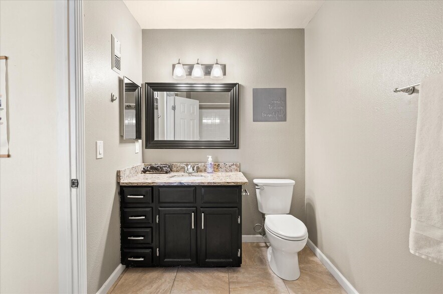 Building Photo - 3461 S Ammons St