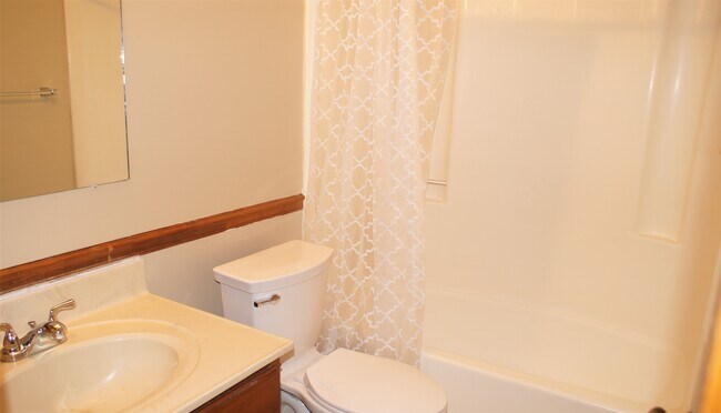 Building Photo - 1504 Crawley Cir