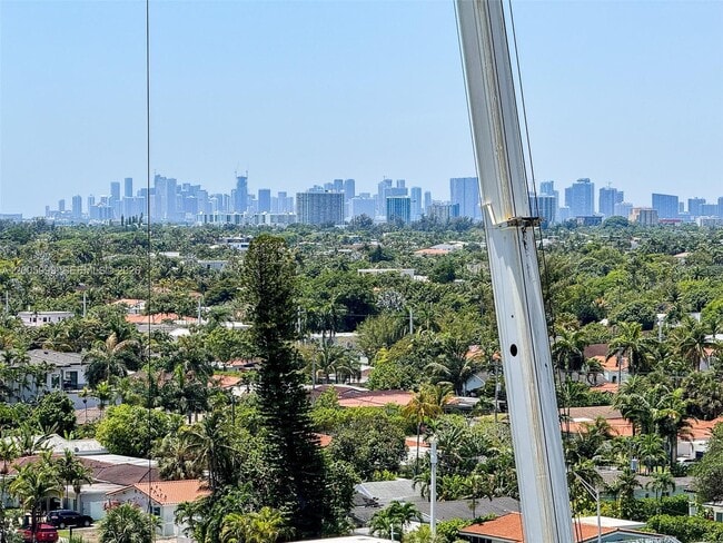 Building Photo - 9341 Collins Ave