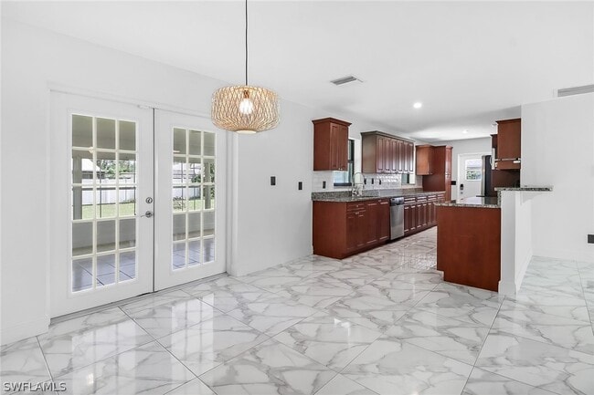 Building Photo - 18659 Sarasota Rd