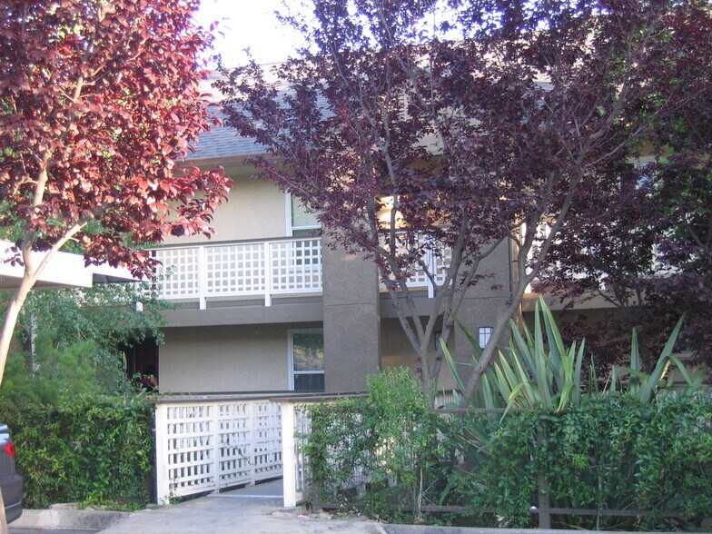 Primary Photo - 705 Canonbury Way