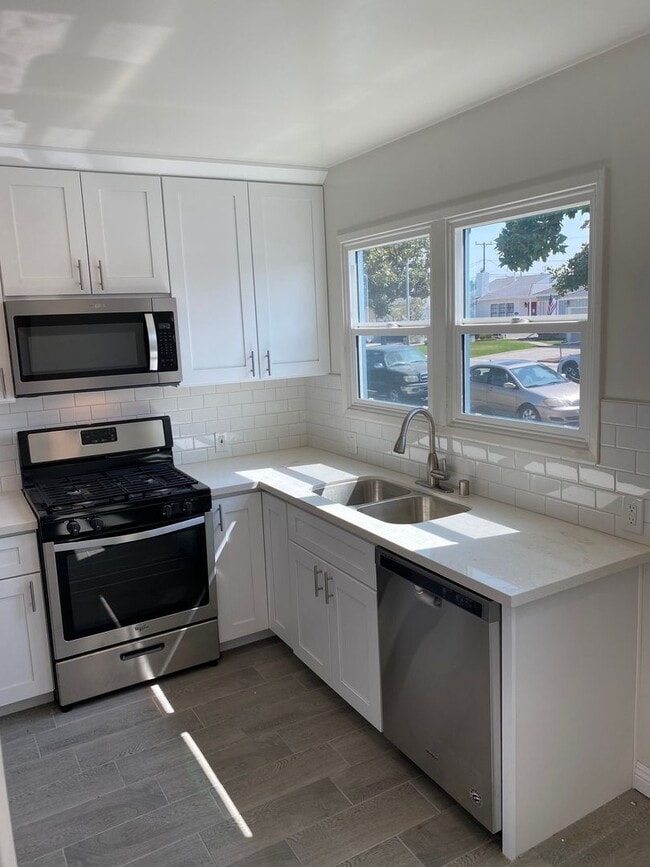 Building Photo - LAKEWOOD HOME COMING SOON!!  MOVE IN MID-JULY!!