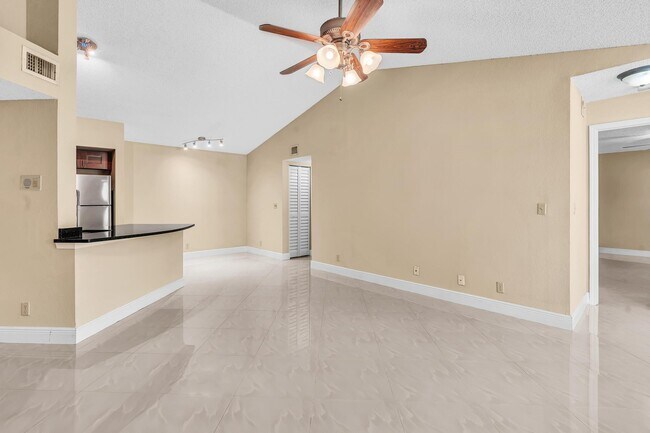 Building Photo - 3340 Pinewalk Dr N