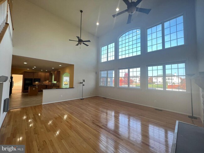 Building Photo - 43554 Freeport Pl