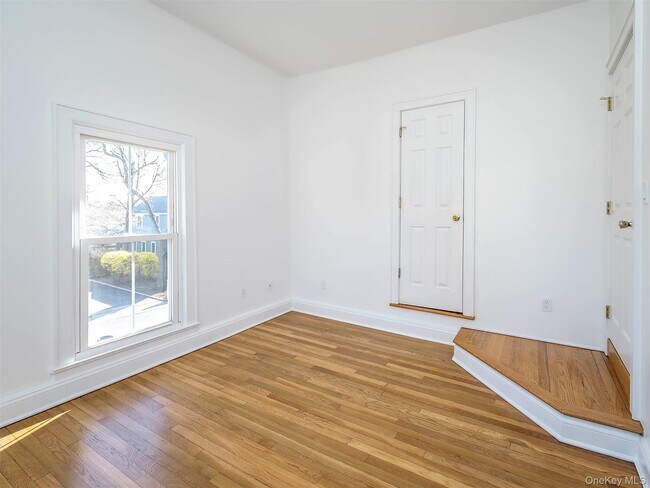 Building Photo - 26 Summit Ave