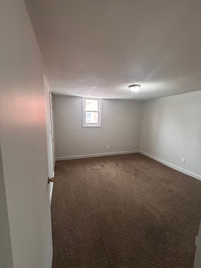 Building Photo - 815 Harmar St