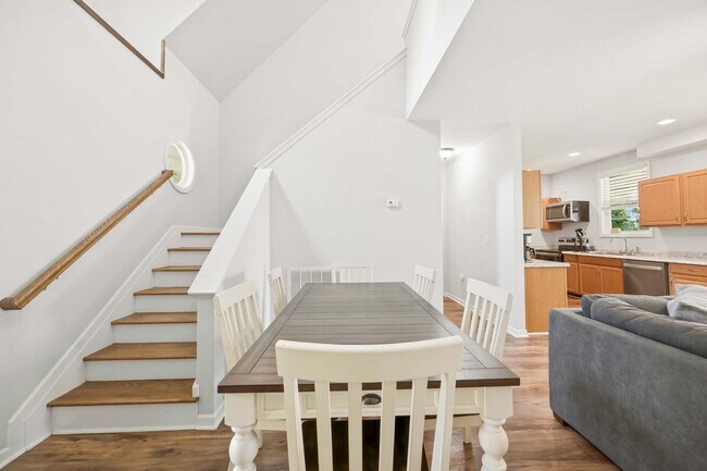 Building Photo - 138B Little River Run N