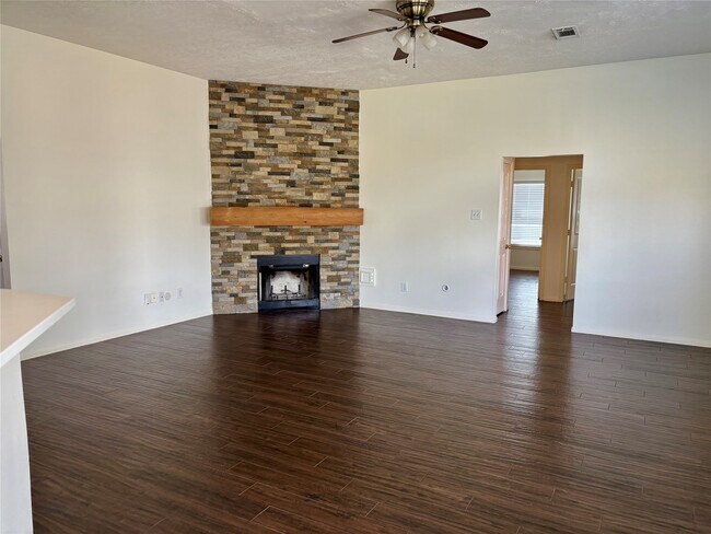 Building Photo - 2104 Westminister Rd