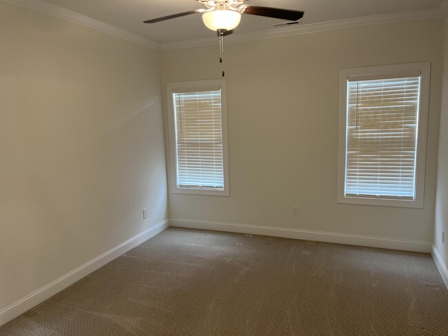 Building Photo - 102 Yellowlegs Ln