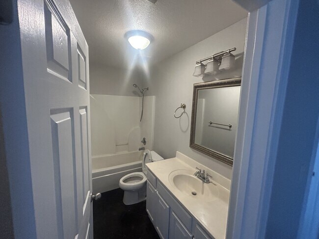 Building Photo - 5306 Apt Dr