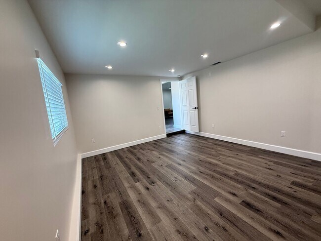 Building Photo - Secluded 3/2 in the heart of Sylmar